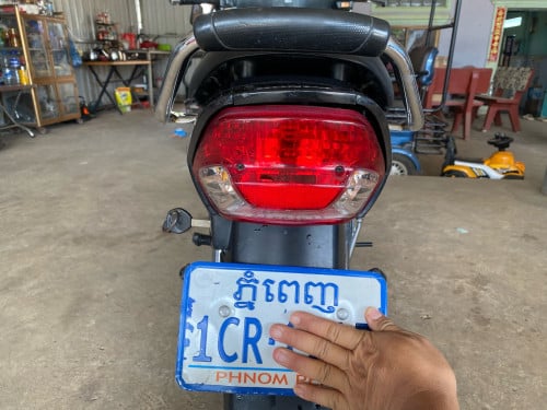 ម៉ូតូលក់សង់​ 15