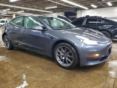 Tesla 3. 2022 សាង 18600$