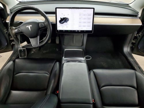 Tesla 3. 2022 សាង 18600$