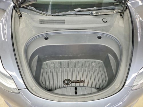 Tesla 3. 2022 សាង 18600$