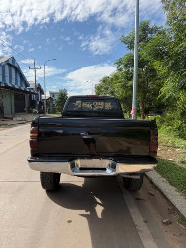 តាកូម៉ា ឆ្នាំ2000 V6