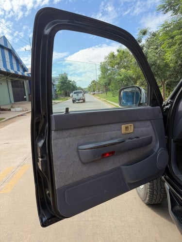 តាកូម៉ា ឆ្នាំ2000 V6