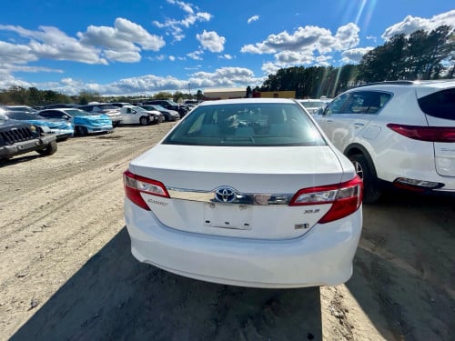 បេីក​ទូ​សប្ដាហ៍​ក្រោយ​នេះ​ 2014 TOYOTA CAMRY XLE HYBRID
