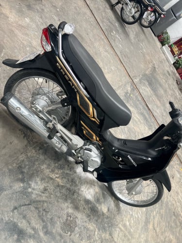 ខ្ញុំចង់លក់ម៉ូតូ2024 នៅស្អាត ជិះរាល់ថ្ងៃ