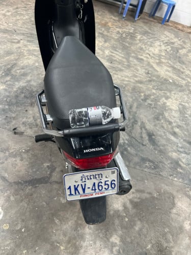 ខ្ញុំចង់លក់ម៉ូតូ2024 នៅស្អាត ជិះរាល់ថ្ងៃ