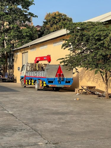 ឡានស្ទូចសំរាប់ជួល24ខេត្តក្រុង ….010 94 6666….011 80 4545