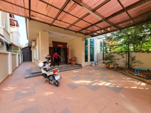 ផ្ទះវីឡាលក់ តម្លៃ240000$