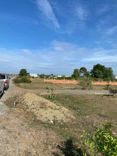 ដីលក់ជាប់ផ្លូវរដ្ធ30mឆ្ពោះបុកទៅផ្លូវ51