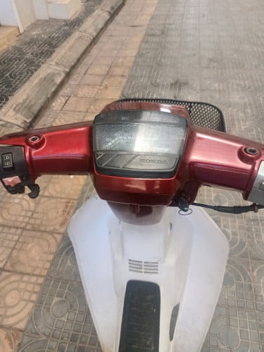 ម៉ូតូលក់ 350$ចរចារលក់ប្រញាប់លុយមានពន្ធកាតគ្រីត្រឹមត្រូវម៉ាសុីនស្ងាត់ជិស្រួល
