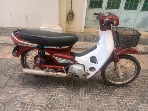 ម៉ូតូលក់ 350$ចរចារលក់ប្រញាប់លុយមានពន្ធកាតគ្រីត្រឹមត្រូវម៉ាសុីនស្ងាត់ជិស្រួល