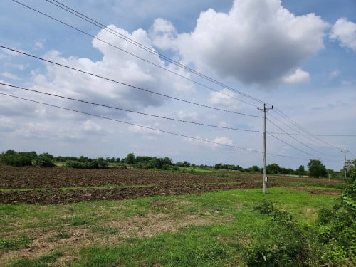 ដីអាជីវកម្មទំហំ4.1ហតនៅជ្រៃចុះពីហៃវេផ្លូវទៅកំពីងពួយប្រហែល3គល