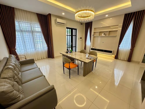 វីឡាភ្លោះAកែងសម្រាប់លក់ នៅក្នុងបុរីប៉េងហួតបឹងស្នោរ