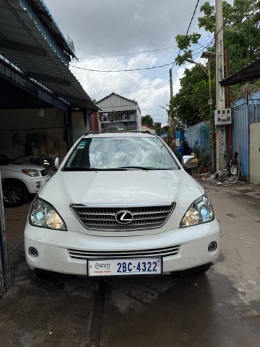 ឡាន​ថ្មី​ម្ចាស់​ដេីមមិនប៉ះមិនបុក​ កង់ថ្មីធានាជូនអាគុយABS