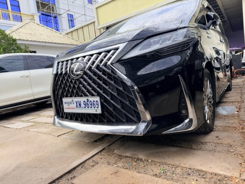 ចង់លក់Alphard Royal Lounge 2018 ឡើង LM លក់ 55000$ចរចារ