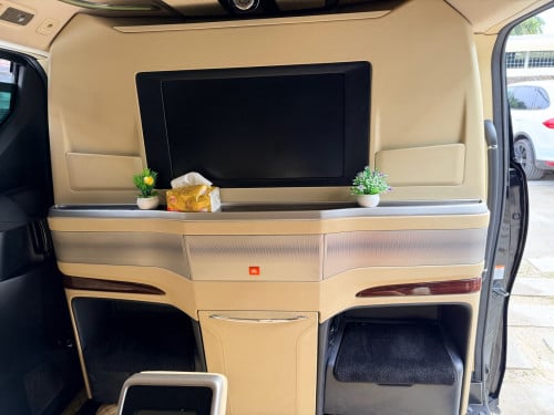 ចង់លក់Alphard Royal Lounge 2018 ឡើង LM លក់ 55000$ចរចារ