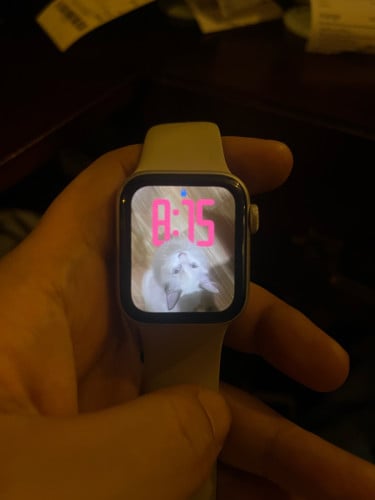 ចំណងជើង: លក់ Apple Watch SE 2 (40mm) មួយទឹក នៅស្អាតល្អ