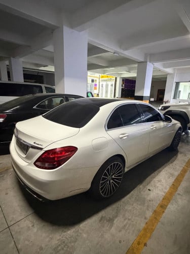 ម្ចាស់ផ្ទាល់ C300