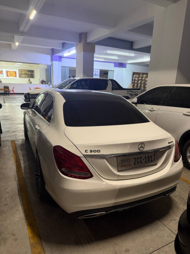 ម្ចាស់ផ្ទាល់ C300
