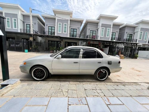 លក់ Corolla ឆ្នាំ 2000 LE ពណ៌ប្រាក់