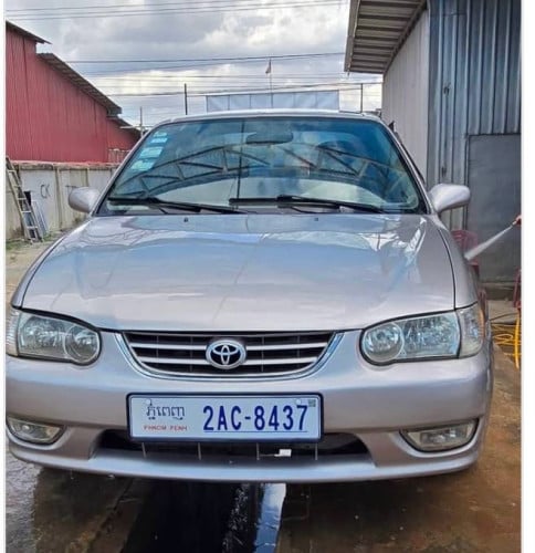 ឡាន​ Corolla LE 2001