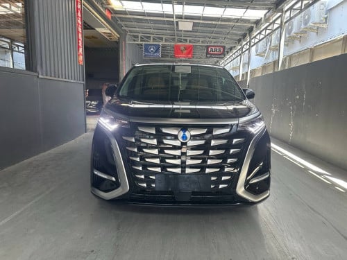 រថយន្តមួយទឹក DENZA D9 DM-I AWD 2025 ថ្មីស្អាតមួយជុំ បើកបាន3000km