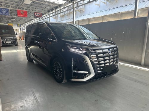 រថយន្តមួយទឹក DENZA D9 DM-I AWD 2025 ថ្មីស្អាតមួយជុំ បើកបាន3000km