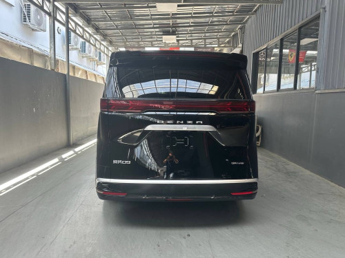 រថយន្តមួយទឹក DENZA D9 DM-I AWD 2025 ថ្មីស្អាតមួយជុំ បើកបាន3000km