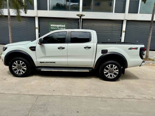 លក់ FORD RANGER 2019 លេខដៃ ប៉ុង2