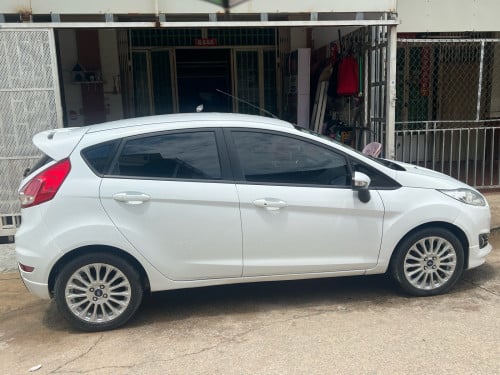 ខ្មុំត្រូវការលក់ឡាន fords 2018