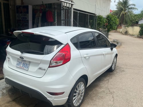 ខ្មុំត្រូវការលក់ឡាន fords 2018