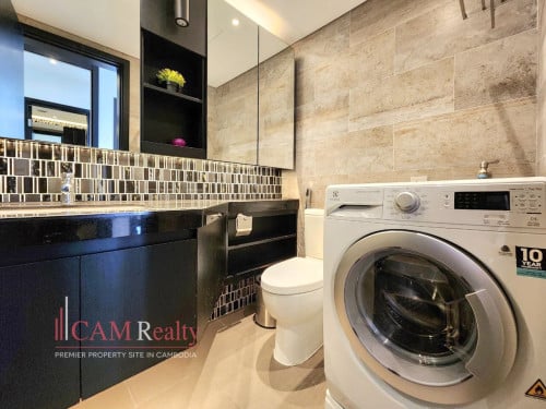 #ForSale 27th Floor 2 Bedroom Condo For Sale in Skylar by Meridian