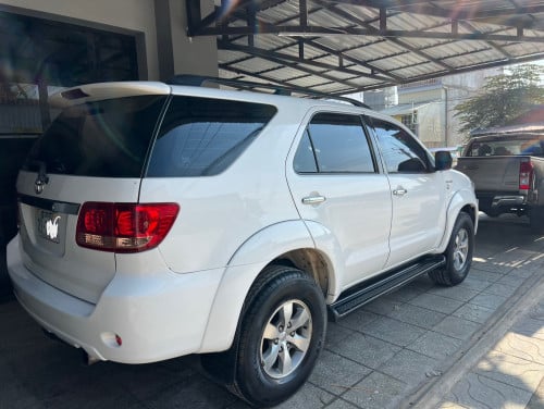 ឡានថ្មីដាច់ Fortuner 2008 ទឹកថ្នាំហ្ស៊ីន95%