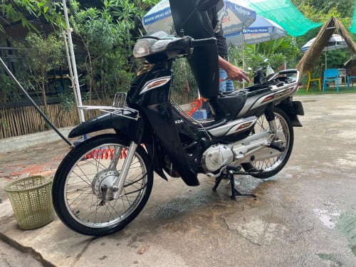 ចង់លក់honda dream 011 មានពន្ធ​ ម៉ូតូជិះធ្វេីការរាល់ថ្ងៃ​ គ្មានបញ្ហាអុីទេ