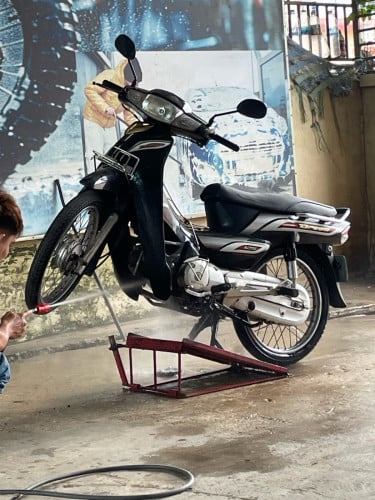 ចង់លក់honda dream 011 មានពន្ធ​ ម៉ូតូជិះធ្វេីការរាល់ថ្ងៃ​ គ្មានបញ្ហាអុីទេ