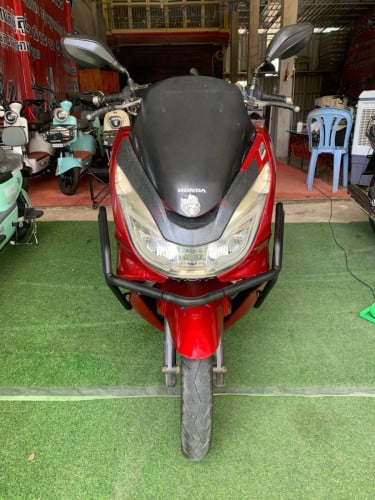 ជិះរដូភ្លៀង​ល្អ​ណាស់​បងប្អូន​ស្រួល​ដាក់​ឥវ៉ាន់​honda  pcx មាន​ពន្ធ​កាតគ្រី​ត្រឹម​ត្រូវ​ 980$​​