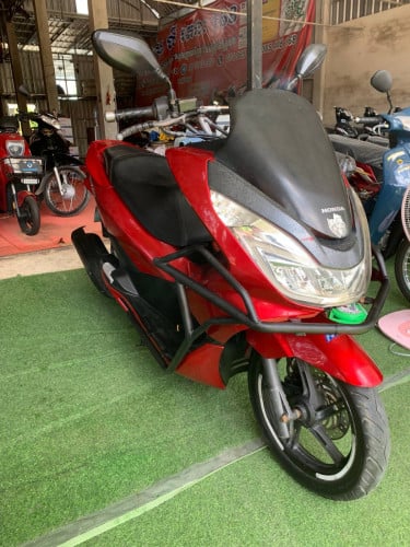 ជិះរដូភ្លៀង​ល្អ​ណាស់​បងប្អូន​ស្រួល​ដាក់​ឥវ៉ាន់​honda  pcx មាន​ពន្ធ​កាតគ្រី​ត្រឹម​ត្រូវ​ 980$​​