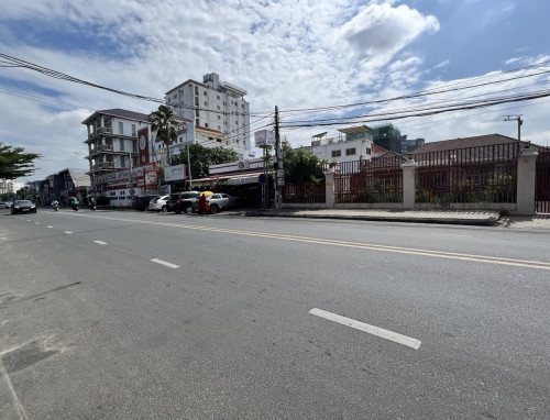 ផ្ទះសម្រាប់ជួលនៅទួលគោក/ House for rent in Toul Kork