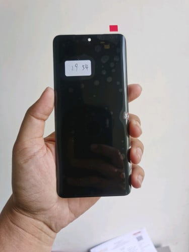 អេក្រង់ហ្ស៊ីន Huawei P50 Pro ដានថើរៗ