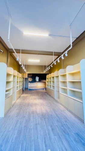 ហាងជួលនៅទួលទំពូង  I Shop for Lease at Toul Tompoung