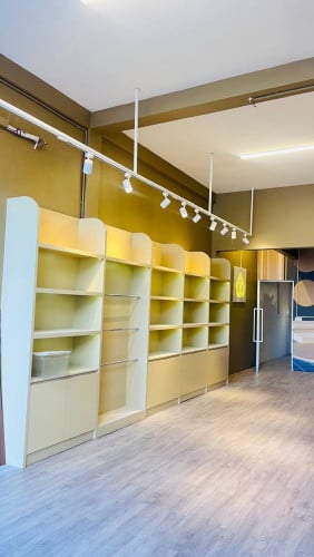 ហាងជួលនៅទួលទំពូង  I Shop for Lease at Toul Tompoung