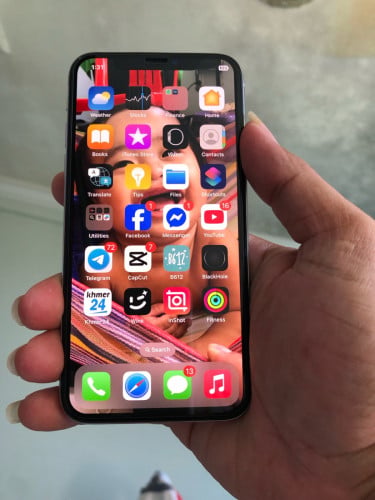 លក់ iphone x សំណុំស៊ីន 256g របស់ប្រើផ្ទាល់អត់ស្គេនថ្មដូរលើអំពែហើយកាន់សាហាវអត់មានចប់អីទាំងអស់