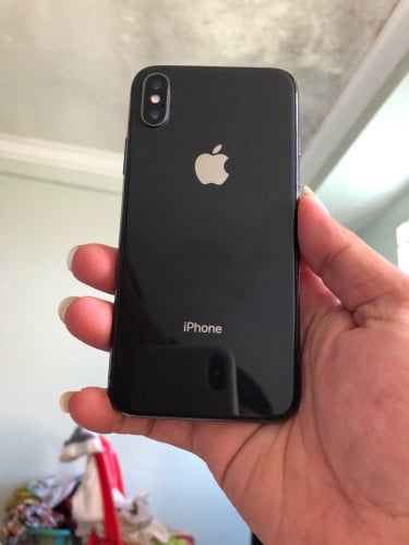 លក់iPhone x 64g អេក្រង់GX អត់ស្កេន ថ្មទេីបប្តូរថ្មីហេីយកាន់ នៅស្អាត