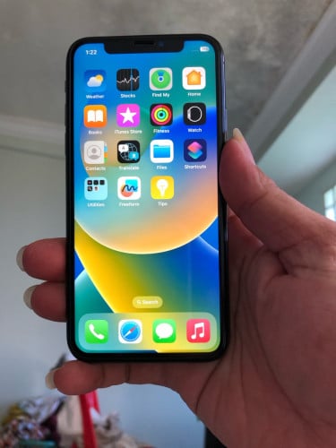 លក់iPhone x 64g អេក្រង់GX អត់ស្កេន ថ្មទេីបប្តូរថ្មីហេីយកាន់ នៅស្អាត