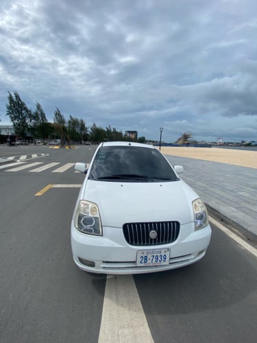 ឡានលក់kia morning 04 Full ឯកសារគ្រប់ធានាឡានស្អាតថ្មី  អត់បុកអត់ពុក ក្នុងលឿង  ម៉ាស៊ីនត្រជាក់រងារ