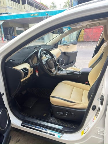 ធានាឡាន គ្មានកន្លែងទាស់Lexus Nx 200T 2016 Luxury ប៉ុង2 Button 5 ម្ចាស់ដេីម ❤️❤️❤️