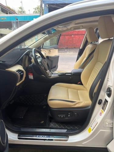 ធានាឡាន គ្មានកន្លែងទាស់Lexus Nx 200T 2016 Luxury ប៉ុង2 Button 5 ម្ចាស់ដេីម ❤️❤️❤️