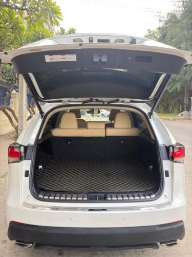 ធានាឡាន គ្មានកន្លែងទាស់Lexus Nx 200T 2016 Luxury ប៉ុង2 Button 5 ម្ចាស់ដេីម ❤️❤️❤️