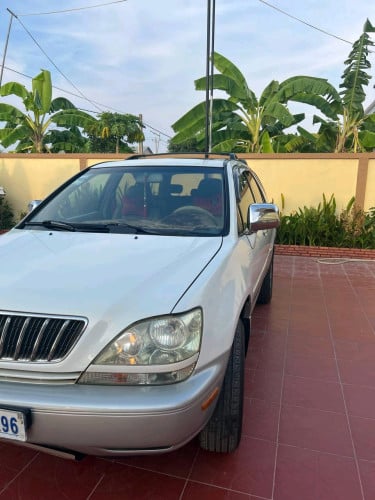 ឡានលក់ចង់ដូរសេរីLexus RX 300 02 Pong1
