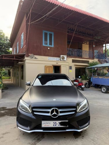 ឡាន Mercedes C300 AMg