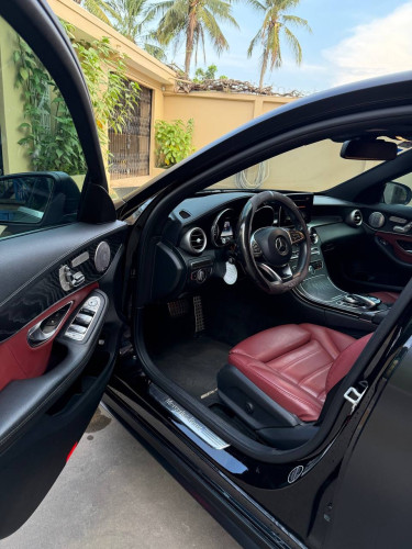 ឡាន Mercedes C300 AMg
